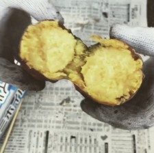 秋には必ず食べたくなる、焼き芋。