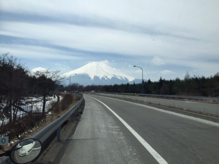 京浜営業所より山梨への定期便の際に見えた富士山の風景です。