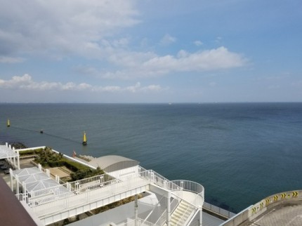 東京湾アクアライン・海ほたるの展望台前の風景③