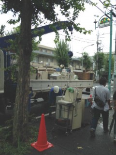 【横浜市内】医療機器の処分。　ユニック車にて運搬。