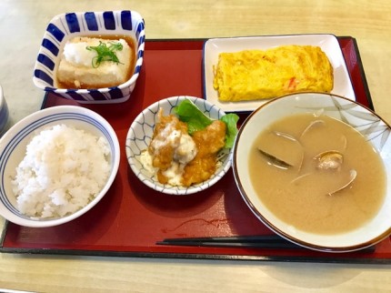 まいどおおきに陽光台食堂でお昼を食べました。おすすめのあさり汁も