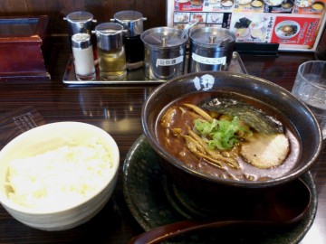 ラーメン屋「田ぶし」醤油ラーメン＆ライス