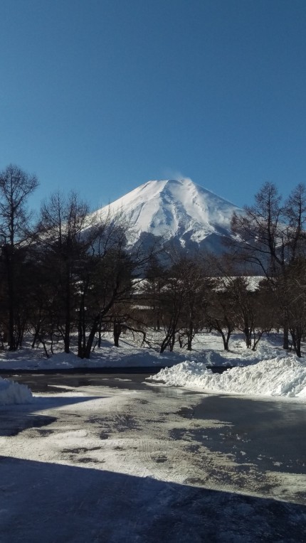 川崎から山梨県への配送途中の風景（富士山）