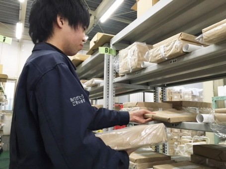 先輩紹介 仕分け作業 先輩紹介 仕分け作業