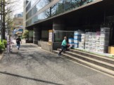 渋谷オフィス移転　衣装ケース運搬風景。